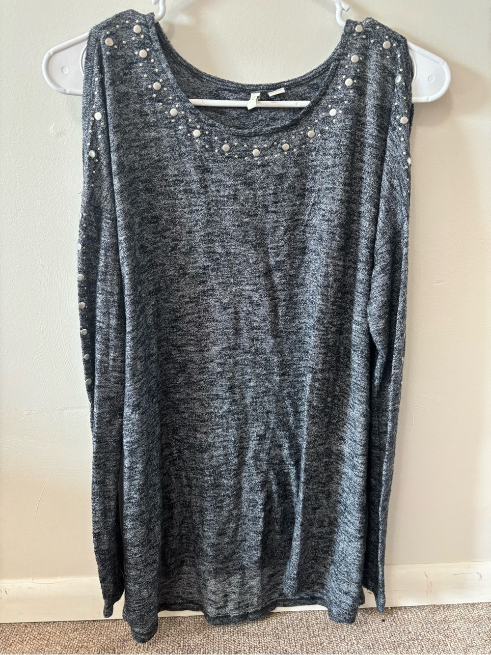 Pearl-Embellished Gray Cold-Shoulder Long Sleeve Top